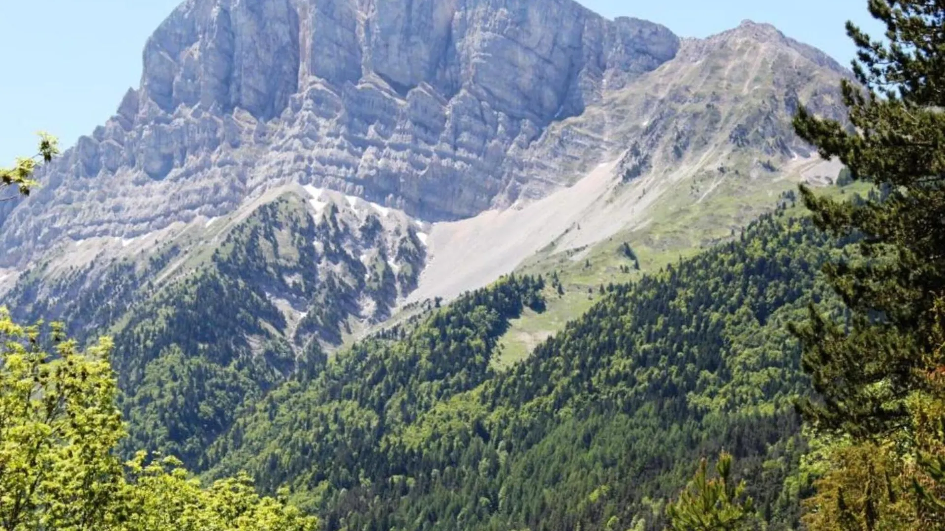 Apartment With Shuttle Bus To The Ski Lift Gresse-en-Vercors